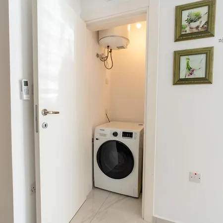 A27 - 5 Mins Walk To Valletta Ferry - Shopping Mall And Bay By Quicktrips *