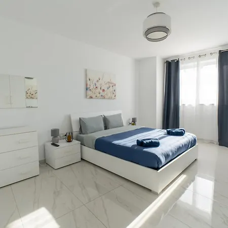 Apartment A27 - 5 Mins Walk To Valletta Ferry - Shopping Mall And Bay By Quicktrips