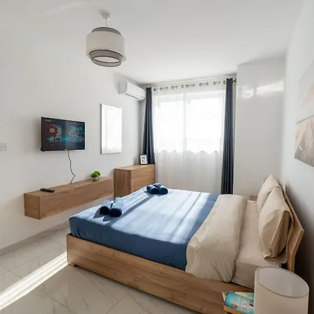 Apartment A27 - 5 Mins Walk To Valletta Ferry - Shopping Mall And Bay By Quicktrips Sliema