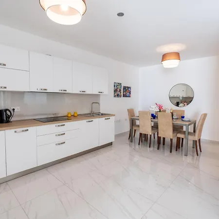 A27 - 5 Mins Walk To Valletta Ferry - Shopping Mall And Bay By Quicktrips Sliema